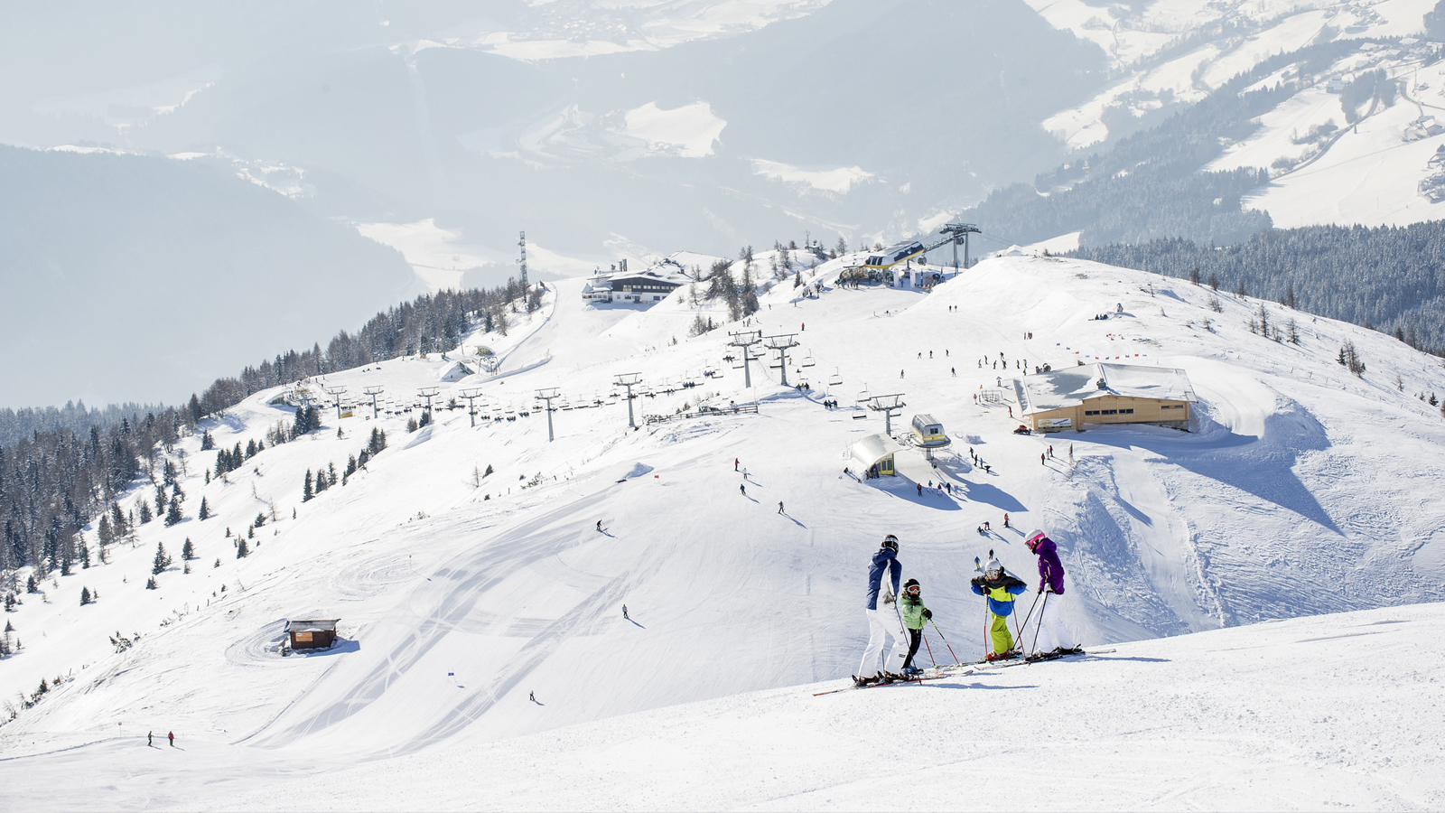 die verschneiten Pisten des Gitschbergs im Winter