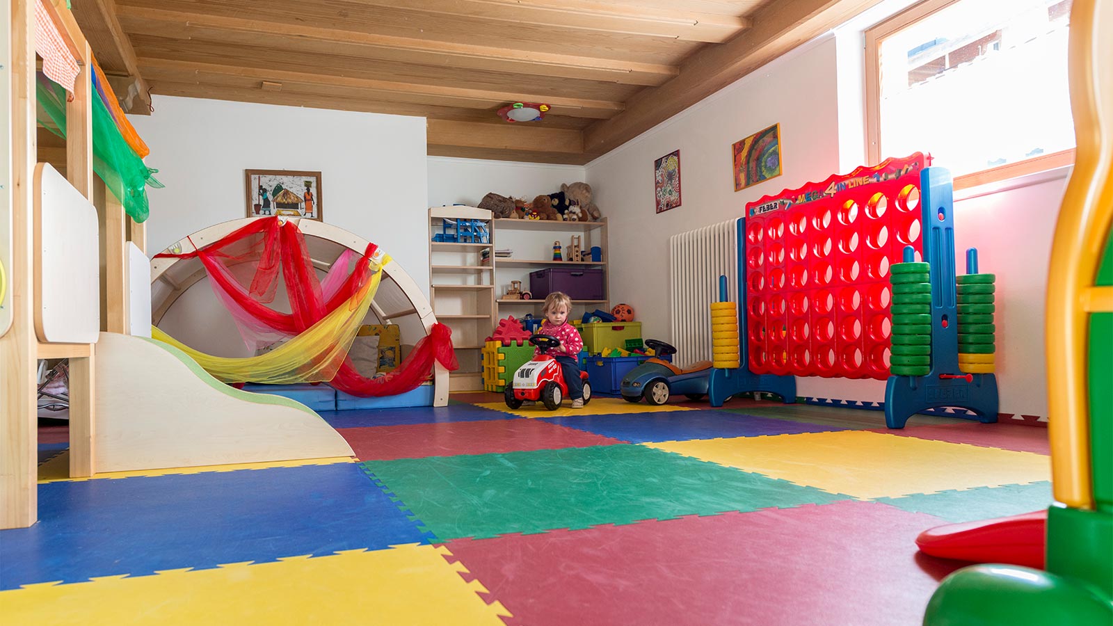 stanza giochi per bambini all'interno dell'hotel Alpenfrieden